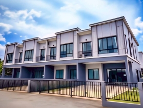 ขายทาวน์โฮม 2 ชั้น 4 ห้องนอน 4 ห้องน้ำ มีห้องน้ำในตัว 3 ห้อง สวนห